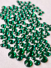 Load image into Gallery viewer, Emerald Crystal Nail Gems (mixed sizes x150)