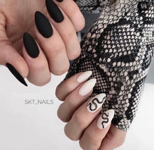 Load image into Gallery viewer, IBDI NAILS - AIR  slider 158 - Black &amp; White Snakes