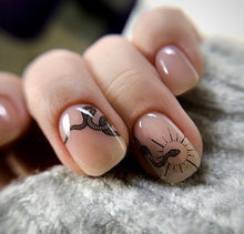 Load image into Gallery viewer, IBDI NAILS - AIR  slider 158 - Black &amp; White Snakes
