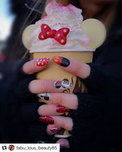 Load image into Gallery viewer, FULL COVER Mickey &amp; Minnie in Love