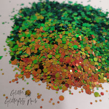Load image into Gallery viewer, CHAMELEON MIXED SIZE DOTS -- NO 8 - 5G BAG